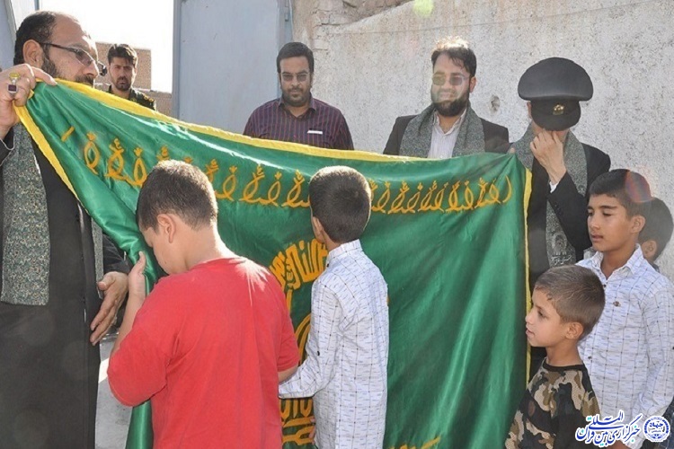 اینجا ساعتها، وقت دلدادگی را نشان میدهند اینجا ساعتها، وقت دلدادگی را نشان میدهند