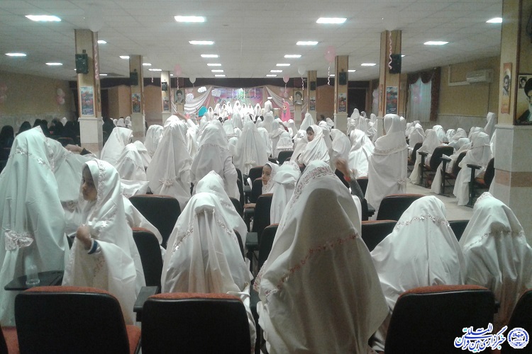 جشن تکلیف 300 دختر مددجوی کمیته امداد کرمانشاه برگزار شد