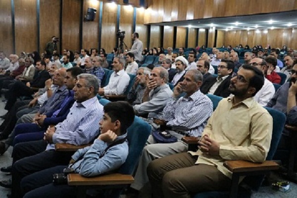 برگزاری محفل خاطره&zwnj;گویی آزادگان لرستان در بروجرد