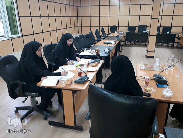 گزارش تصویری آزمون ارزیابی و اعطای مدرک به حافظان قرآن لرستان