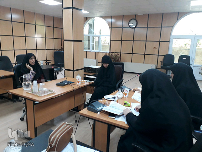 گزارش تصویری آزمون ارزیابی و اعطای مدرک به حافظان قرآن لرستان