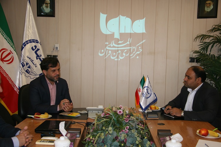 تجلیل سازمان فرهنگی هنری شهرداری قم از خبرگزاری ایکنا