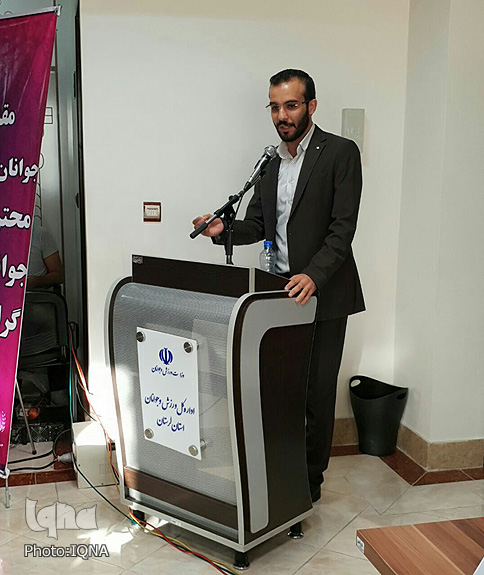 گزارش تصویری نشست صمیمی استاندار لرستان با جمعی از جوانان