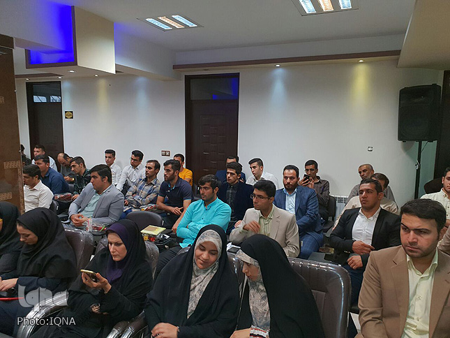 گزارش تصویری نشست صمیمی استاندار لرستان با جمعی از جوانان