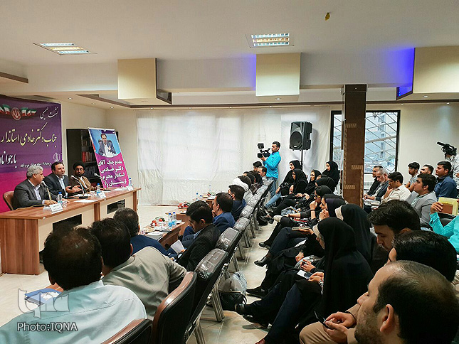 گزارش تصویری نشست صمیمی استاندار لرستان با جمعی از جوانان