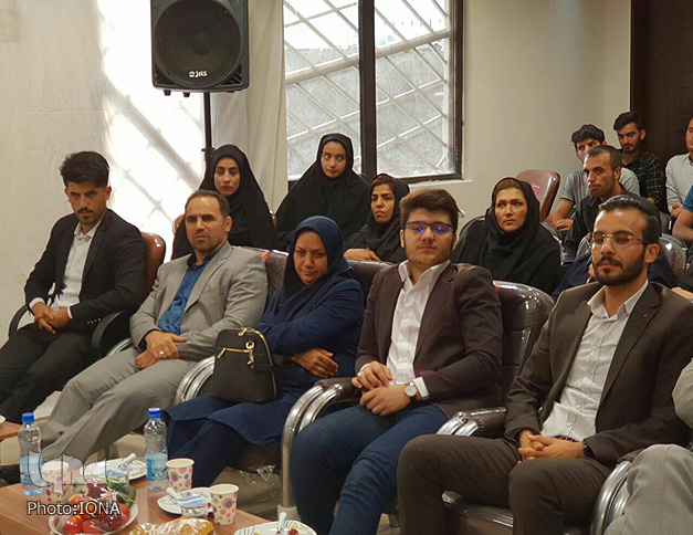گزارش تصویری نشست صمیمی استاندار لرستان با جمعی از جوانان