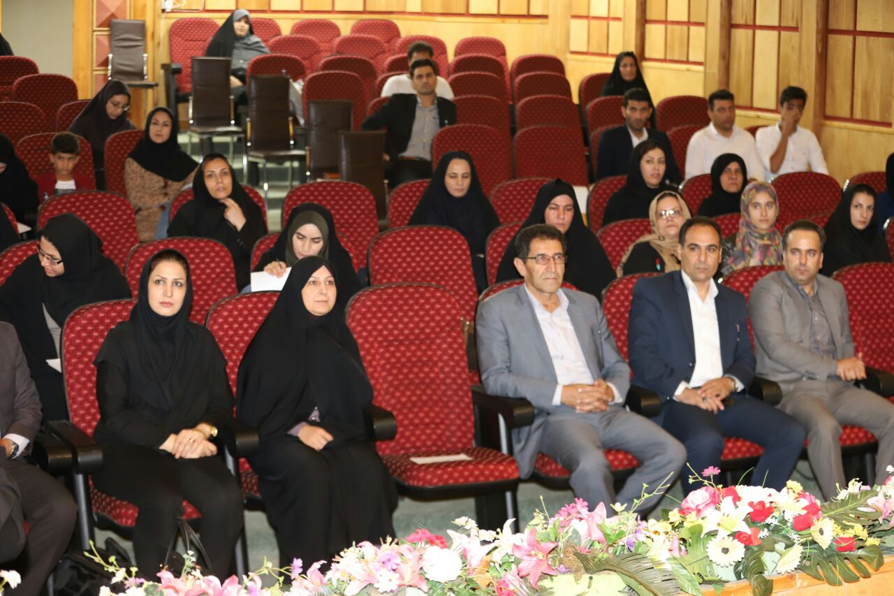 برگزاری کارگاه توان&zwnj;افزایی زنان با رویکرد کارآفرینی در خرم&zwnj;آباد + عکس