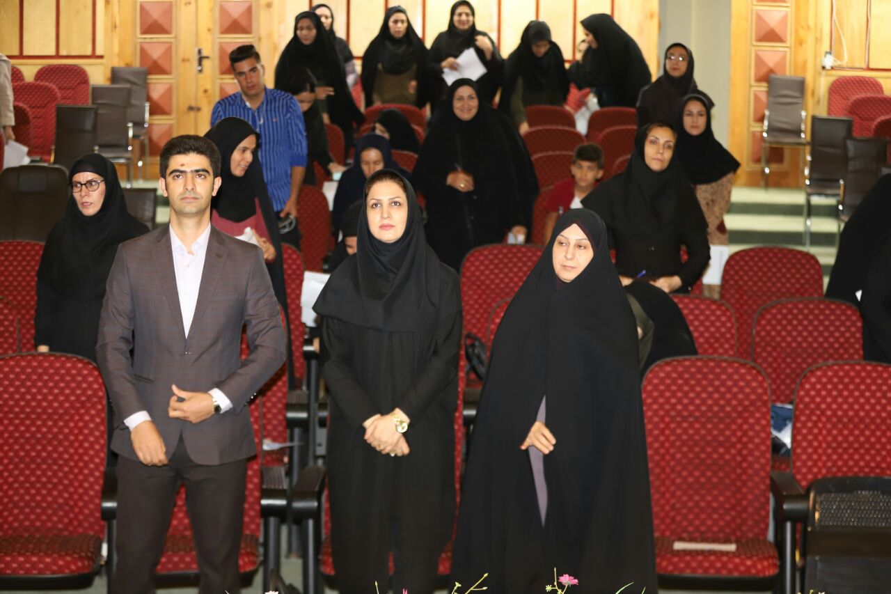 برگزاری کارگاه توان&zwnj;افزایی زنان با رویکرد کارآفرینی در خرم&zwnj;آباد + عکس
