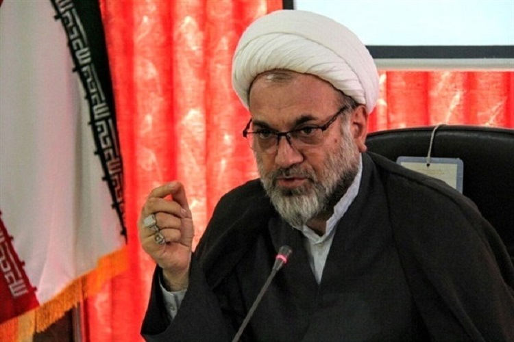 روحانیون منشور روحانیت را مورد توجه قرار دهند