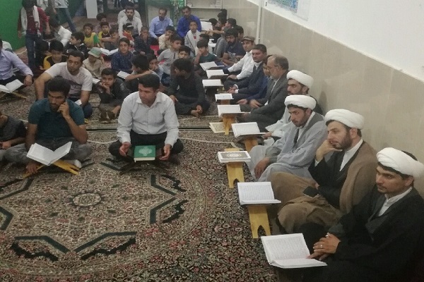 برپایی «کرسی تلاوت» در حاشیه شهر کرمان برای نخستین بار