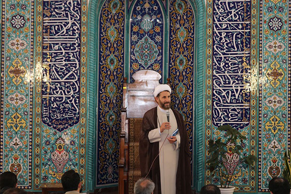 انسان ناخالص در درگاه امام رضا(ع) به اکسیر ناب انسانیت دست پیدا می&zwnj;کند