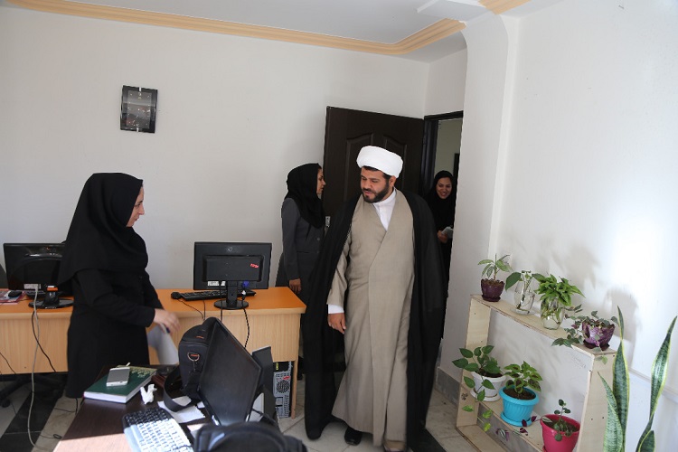خبرگزاری ایکنا دین خود را به قرآن ایفا کرده است/اعطای 225 میلیون تومان بودجه قرآنی به کردستان خبرگزاری ایکنا دین خود را به قرآن ایفا کرده است/اعطای 225 میلیون تومان بودجه قرآنی به کردستان