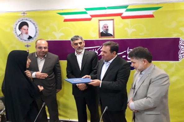 تجلیل از ۵ خانواده شهید مبارزه با قاچاق کالا و ارز لرستان