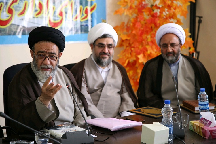 نماز جمعه پایگاهی عظیم برای حمایت از نظام اسلامی است