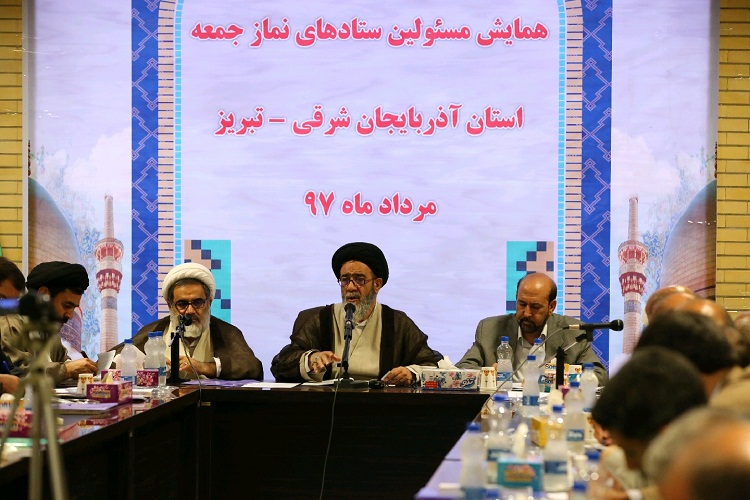 ماز جمعه سنگر دفاع معنوی در برابر دشمنان است