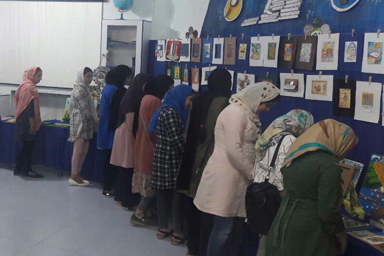 گزارش تصویری از فعالیتهای دهه کرامت در کانون لرستان گزارش تصویری از فعالیتهای دهه کرامت در کانون لرستان