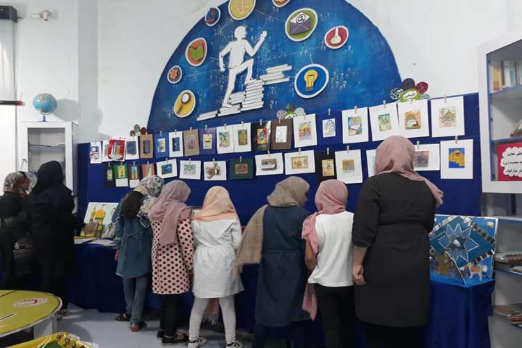 گزارش تصویری از فعالیتهای دهه کرامت در کانون لرستان گزارش تصویری از فعالیتهای دهه کرامت در کانون لرستان