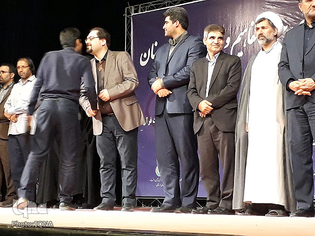 گزارش تصویری آئین تجلیل از برگزیدگان آزمون سراسری حفظ و مفاهیم قرآن لرستان