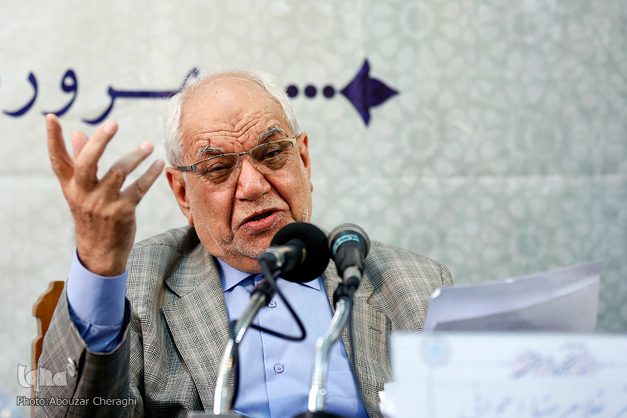 جایگاه قرآن در اندیشه شیخ اشراق؛ از نام‌گذاری آثار تا تبیین حکمی آیات