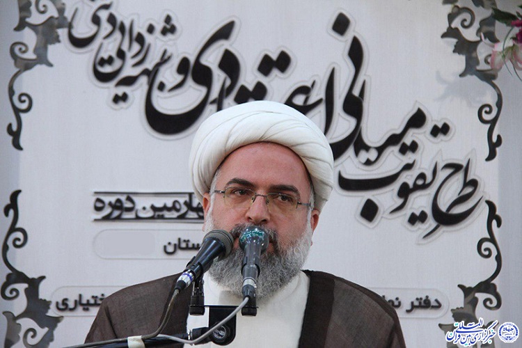 زیربنای تمام انقلاب‌ها و انقلابی‌گری‌ها، انقلاب علیه خویشتن است