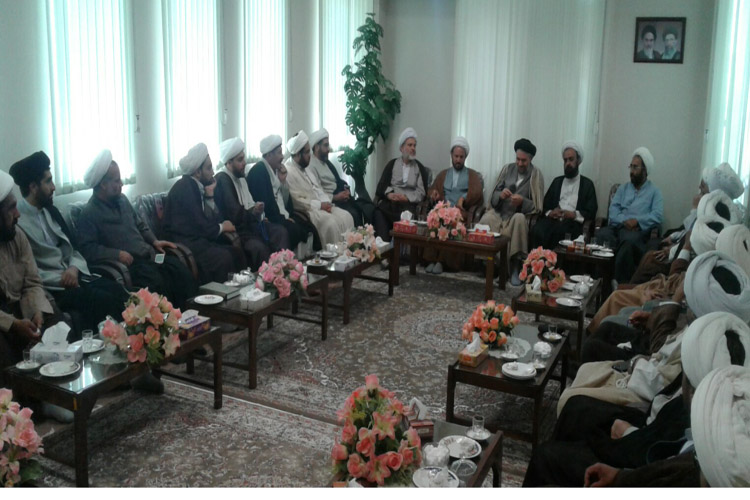 مبلّغان دینی از تلاوت قرآن و بیان تفسیر و احکام غافل نباشند مبلّغان دینی از تلاوت قرآن و بیان تفسیر و احکام غافل نباشند