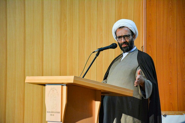 لزوم تقویت صادرات گل و گیاه محلات/ وزات خارجه وارد عمل شود