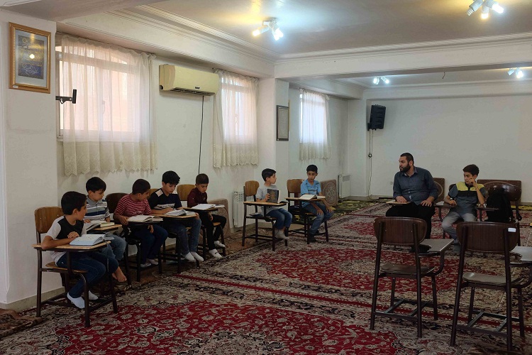 یک روز با کلاسهای قرآنی مؤسسه «جامعة القرآن و العترة» تبریز یک روز با کلاسهای قرآنی مؤسسه «جامعة القرآن و العترة» تبریز