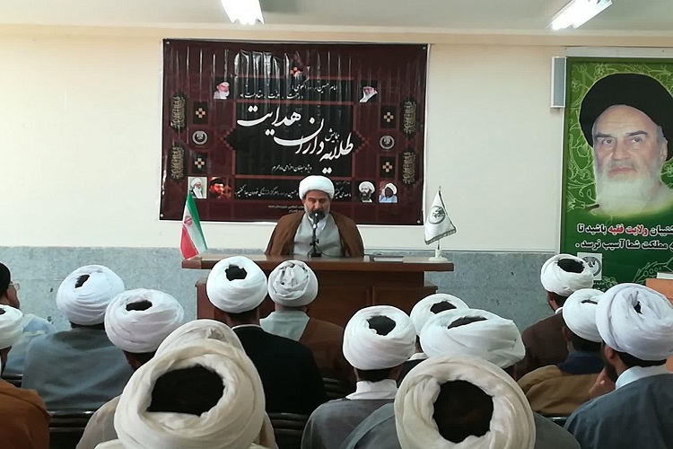 بصیرتافزایی نیاز به همت مضاعف با روحیه جهادی دارد بصیرتافزایی نیاز به همت مضاعف با روحیه جهادی دارد