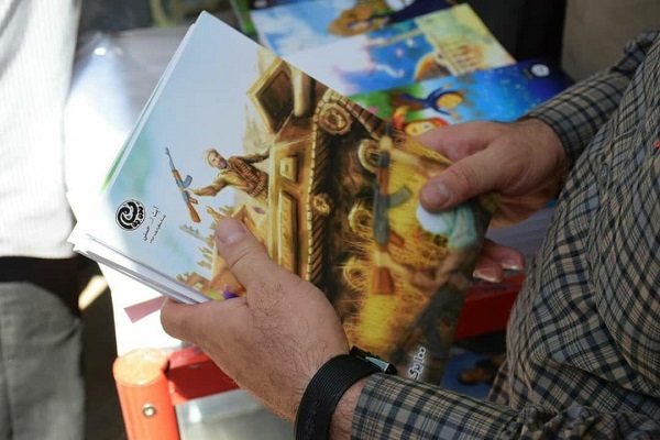 تولید نوشت&zwnj;افزار ایرانی با تصویر قهرمانان آذربایجان&zwnj;غربی برای نخستین بار در کشور