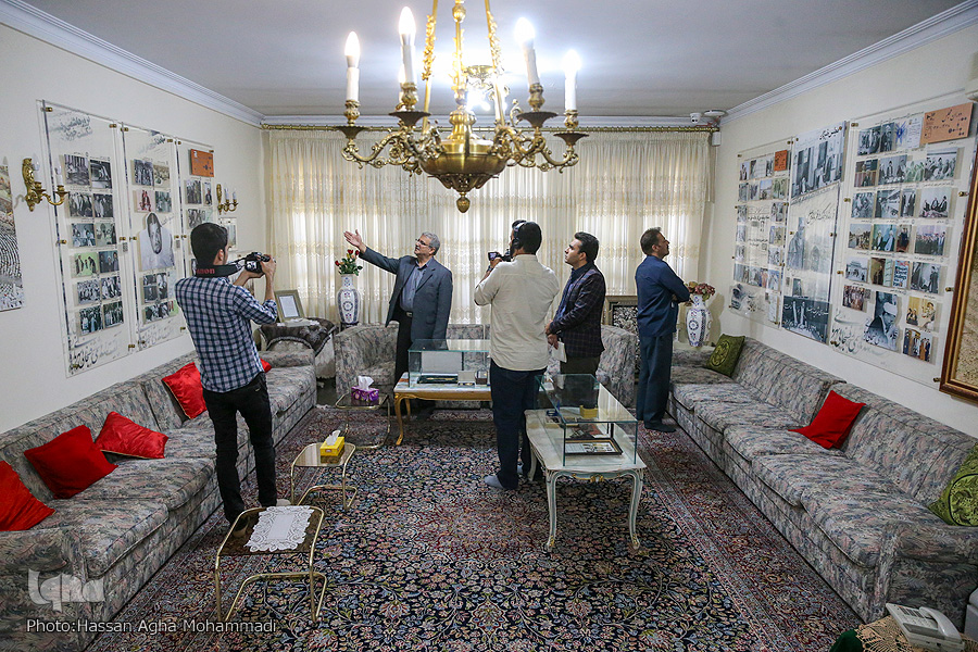 خانه انقلاب
