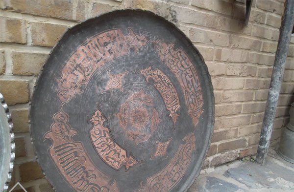 &laquo;قلم&zwnj;زنی&raquo;؛ ماندگار&zwnj;ترین ابزار هنر در انتقال مذهب تشیع / به عشق علی(ع) قلم می&zwnj;زنم