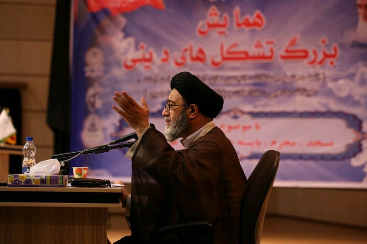 پرچم عزای محرم عظمت شیعه را به رخ دنیا می&zwnj;کشد/ مساجد پایگاه های دین و انقلاب&zwnj;اند