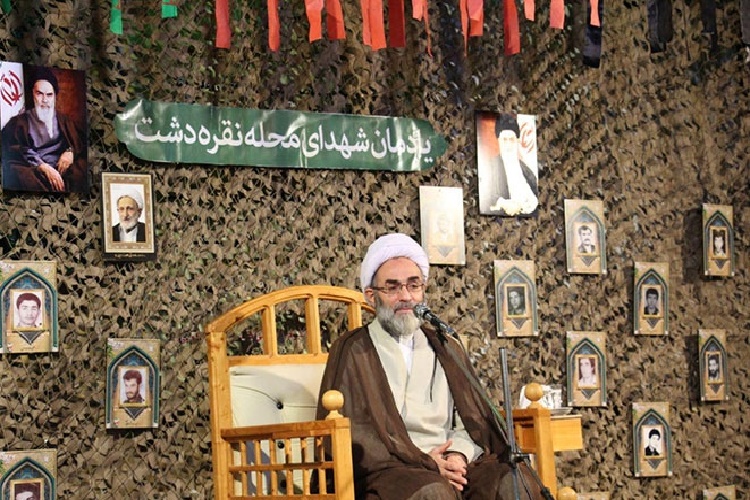 انقلاب اسلامی مسیر تحولات بشری را به طرف خود کشانده است انقلاب اسلامی مسیر تحولات بشری را به طرف خود کشانده است