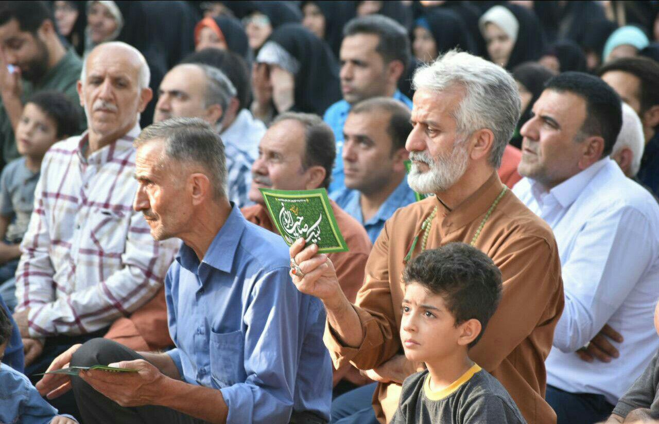 رد نشود//آئین تعویض پرچم گنبد سیده ملک خاتون(س) انجام شد