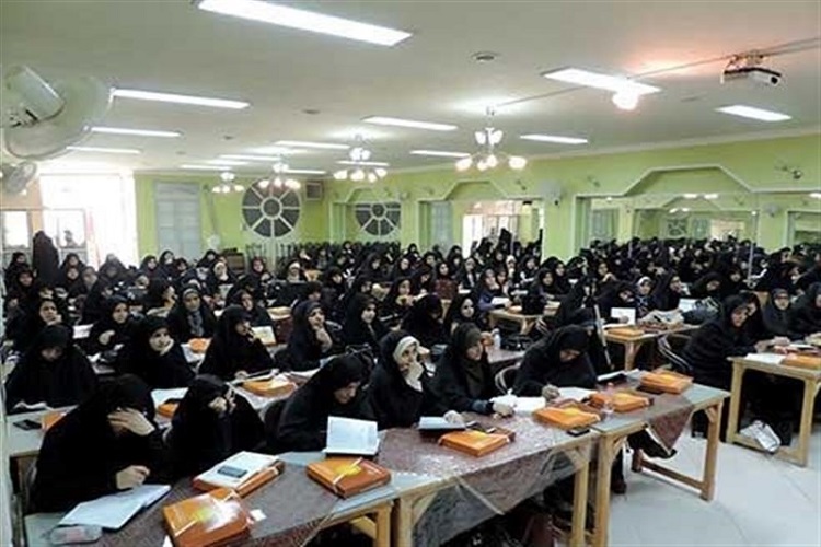 هشت نفر از مربیان قرآن کردستان در دوره ارتقای مربیان خانه&zwnj;های نور کشور شرکت کردند