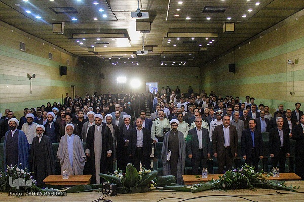 نگاهی به پنجمین جشنواره قرآنی گل‌های محمدی(ص)/ از اضافه شدن بخش هنری تا جای خالی پیشکسوتان