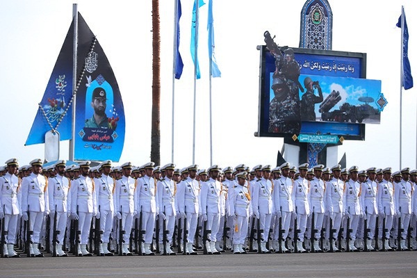 حضور فرمانده معظم کل قوا در مراسم تحلیف دانشجویان دانشگاه‌های افسری ارتش در نوشهر