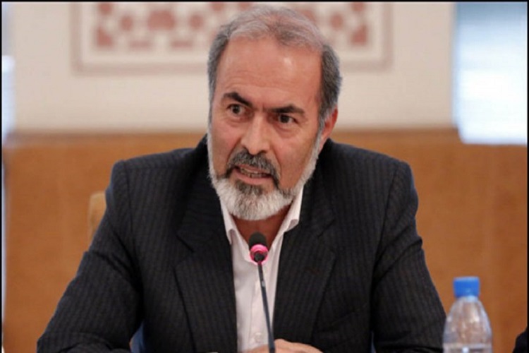 معلم نیاز را با توان و جان را با ایمان در می&zwnj;آمیزد