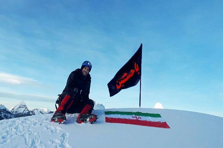 پرچم «یا حسین» بر فراز قله کلیمانجارو به اهتزار درمی آید پرچم «یا حسین» بر فراز قله کلیمانجارو به اهتزار درمی آید