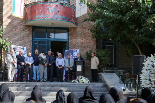 چرا بین هنرمندان تا به این اندازه فرق می گذاریم؟/ جوانان را با سرمایههایی چون صندوقی آشنا کنیم چرا بین هنرمندان تا به این اندازه فرق می گذاریم؟/ جوانان را با سرمایههایی چون صندوقی آشنا کنیم
