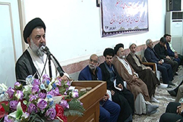 دیدار جمعی از فعالان عرصه امر به معروف و نهی از منکر لرستان با آیت&zwnj;الله میرعمادی
