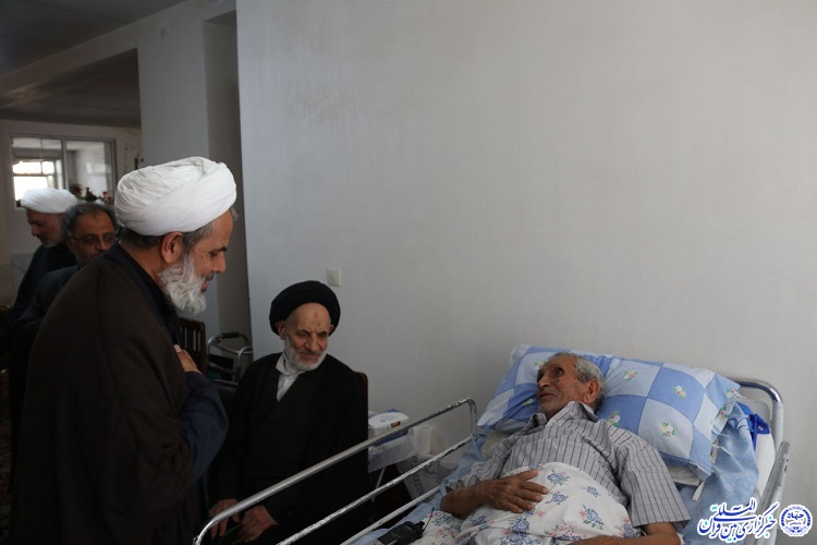 دیدار مسئولان خراسان&zwnj;جنوبی با خانواده شهیدین قاسمی
