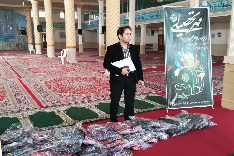 توزیع بسته &laquo;مهر تحصیلی&raquo; میان دانش&zwnj;آموزان تشیع و تسنن تایباد و باخرز