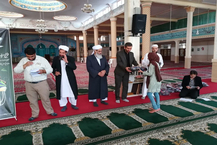 توزیع بسته &laquo;مهر تحصیلی&raquo; میان دانش&zwnj;آموزان تشیع و تسنن تایباد و باخرز