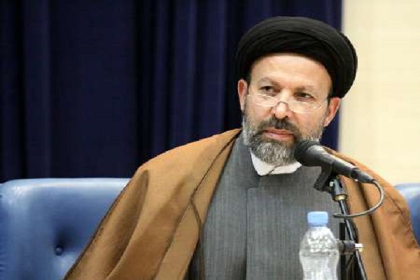 روحانیون در ناهنجاری&zwnj;های جامعه حضور قوی داشته باشند