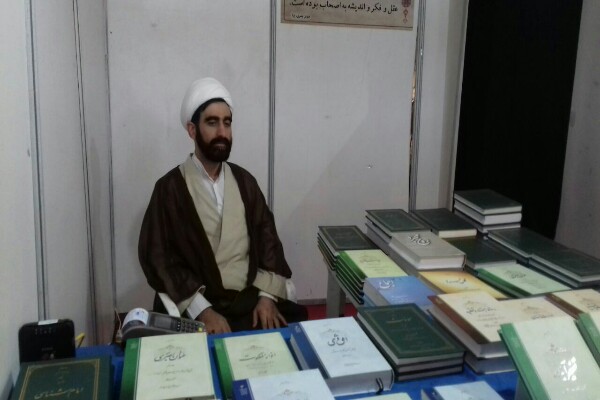 غفلت از کتب متون دینی متناسب با نیاز روز جامعه