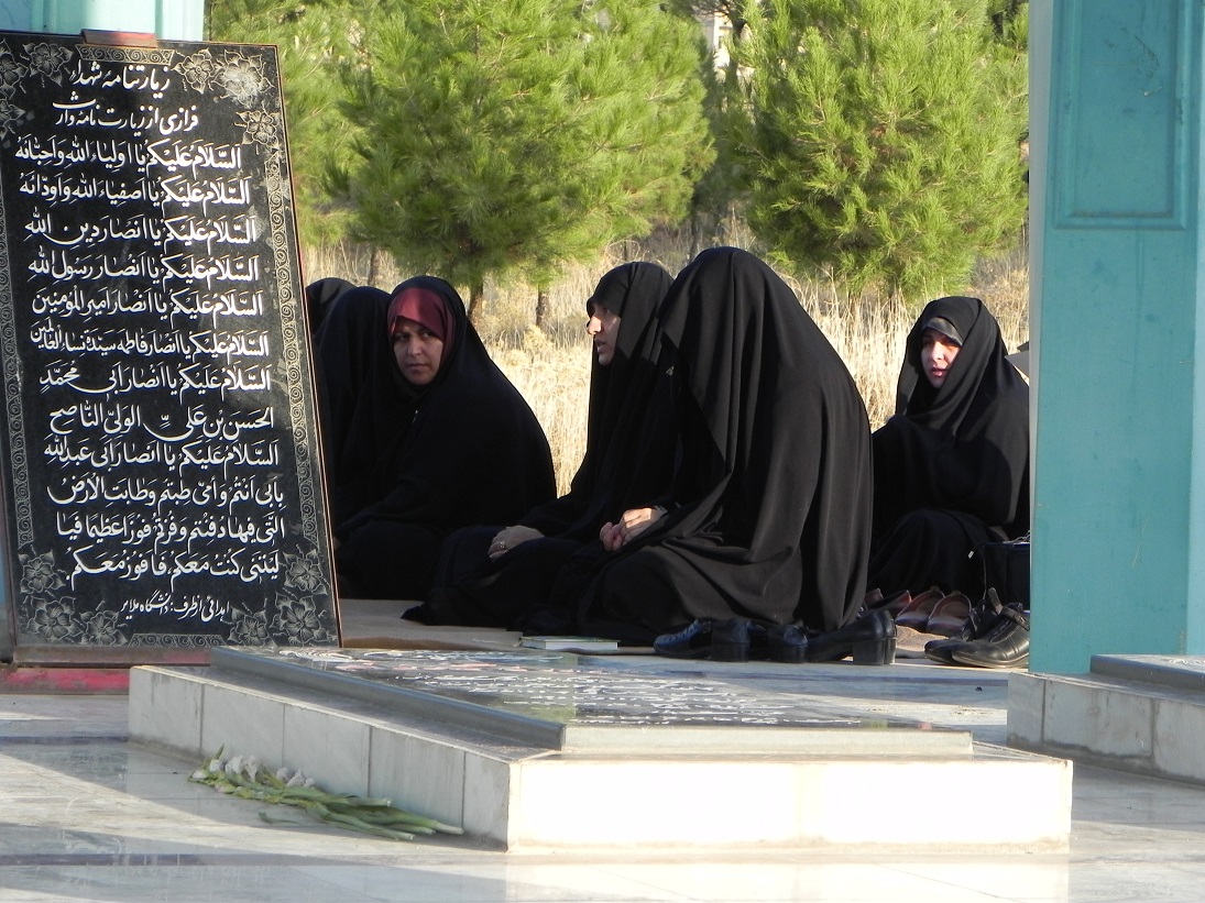 گزارش تصویری  آیین معنوی زیارت عاشورا در دانشگاه لرستان