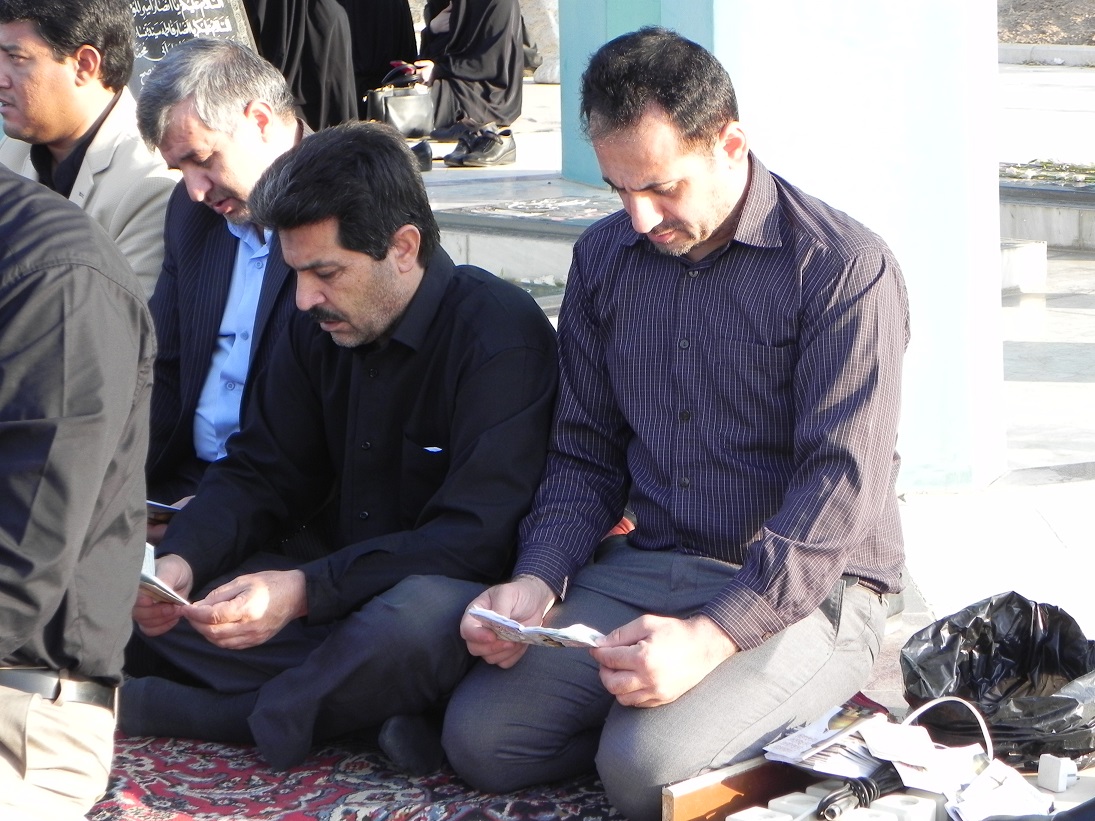 گزارش تصویری  آیین معنوی زیارت عاشورا در دانشگاه لرستان
