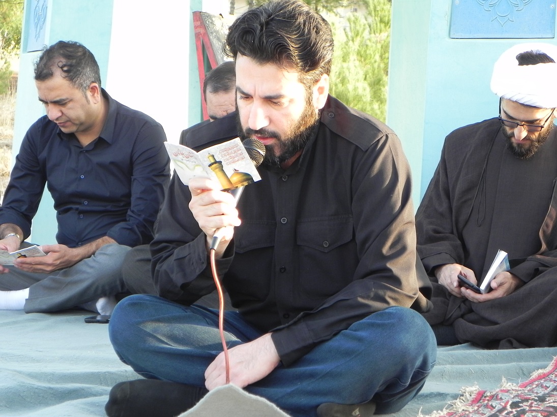 گزارش تصویری  آیین معنوی زیارت عاشورا در دانشگاه لرستان