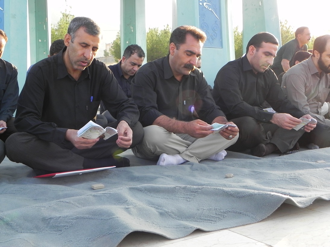 گزارش تصویری  آیین معنوی زیارت عاشورا در دانشگاه لرستان